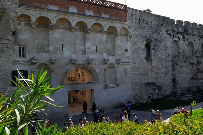 Walking Tour of Split with a 'Magister' of History - Courtyard time: Venetian and Renaissance palace vibes without paying museum entry