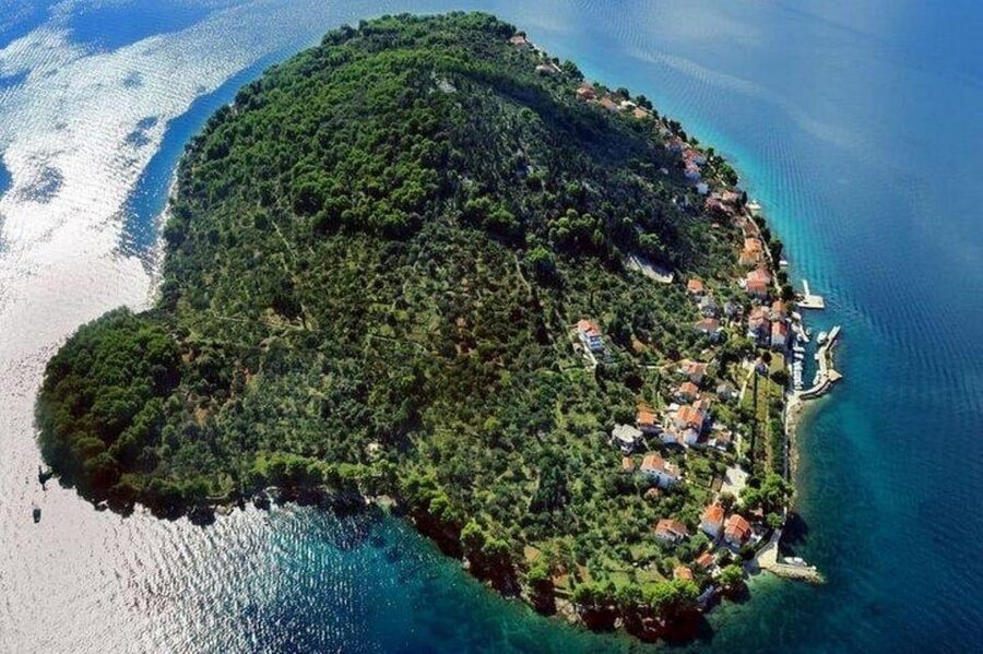 Zadar: 3 Island Speedboat Tour & Blue Bay Swim with Drinks - FAQ
