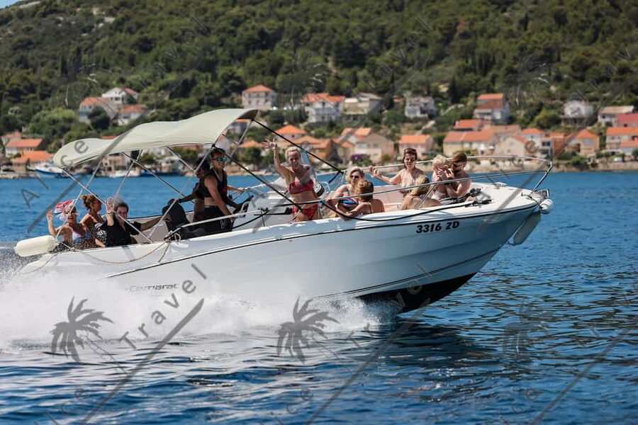 Zadar: 3 Island Speedboat Tour with Wine and Snorkeling - Drinks and Music: A Small Luxury Built Into the Route