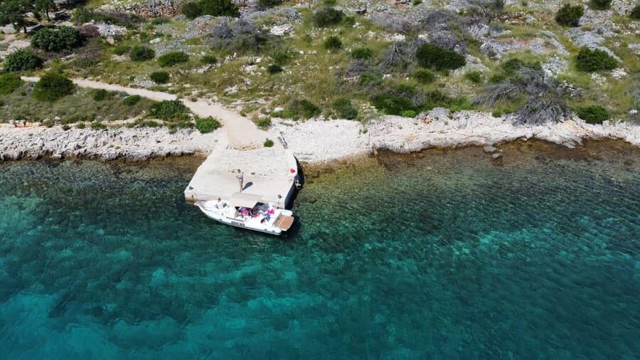 Zadar: 3 Islands Half-Day Boat Tour with Snorkeling & Fruit - Key things that make this tour work
