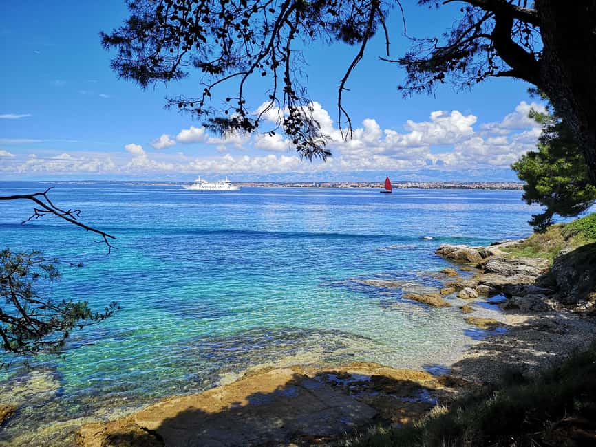 Zadar: 3 Islands Speedboat Tour with Drinks and Diving - Ošljak: about an hour of free time with guide context
