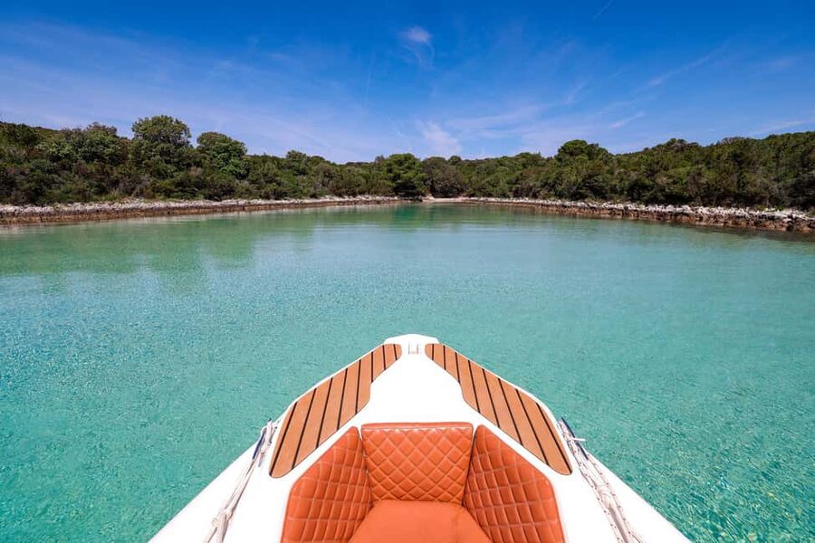 Zadar 4-Islands Escape Saharun & Hidden Shipwreck - Meet Šime and skipper Tome at the bridge in Zadar