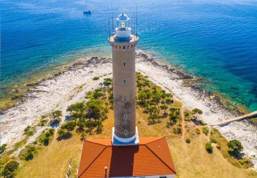Zadar 4-Islands Escape Saharun & Hidden Shipwreck - The Sunken Ship Michelle: snorkel past a wreck top