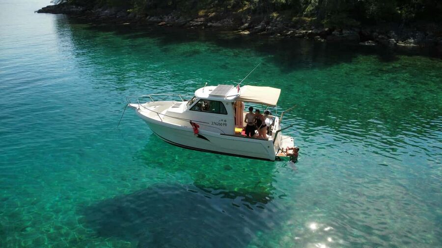 Zadar: Adventure on 6 islands, 3 lagoons, 1 cave, Bio Fruits - Hidden lagoons in Zadar: where fish spotting turns into the main activity