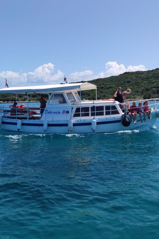 Zadar: Boat Tour to the Ugljan, Preko, and Ošljak Islands - Ošljak Island: the smallest inhabited island and a village worth slowing down for