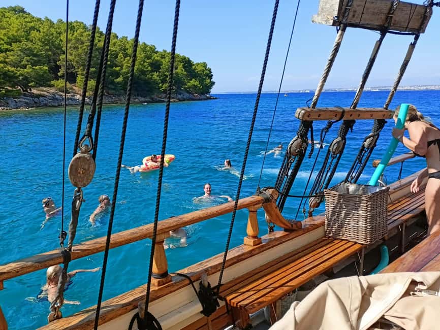 Zadar: Boat Tour with Unlimited Wine & 3 Stops - Kali fishing village: beach break plus Srdela Snack seafood