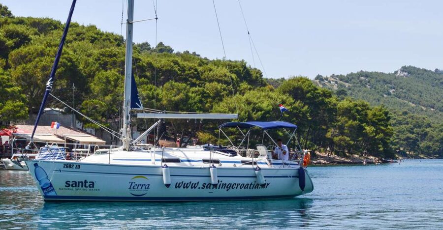 Zadar: Full-Day Sailing Trip to Kornati - Telašćica Nature Park and Lake Mir: Cliffs, Saltwater, and a Short Walk With Big Rewards
