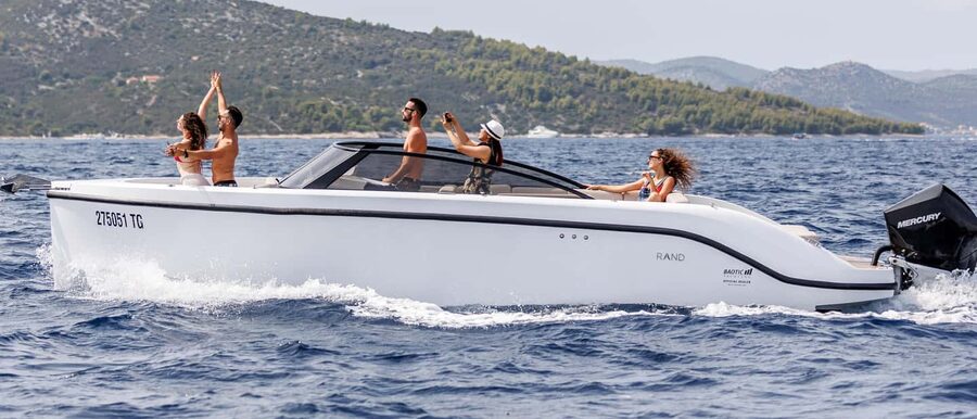 Zadar: Guided Speedboat Tour with Food, Oil & Wine Tasting - Ošljak Island: Small Enough to Walk, Clear Enough to Swim