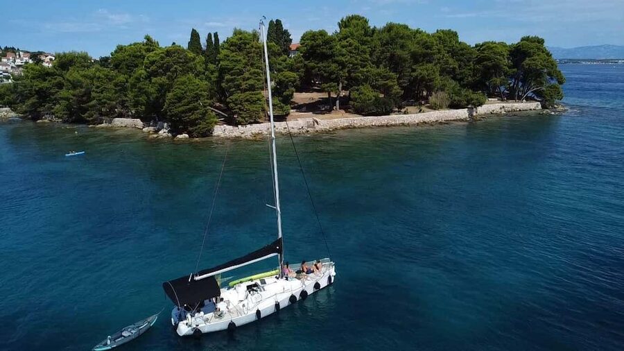 Zadar: Island cruise with drinks, snorkeling and kayaking - Drinks, Music, and Included Perks: What Your $47 Buys You