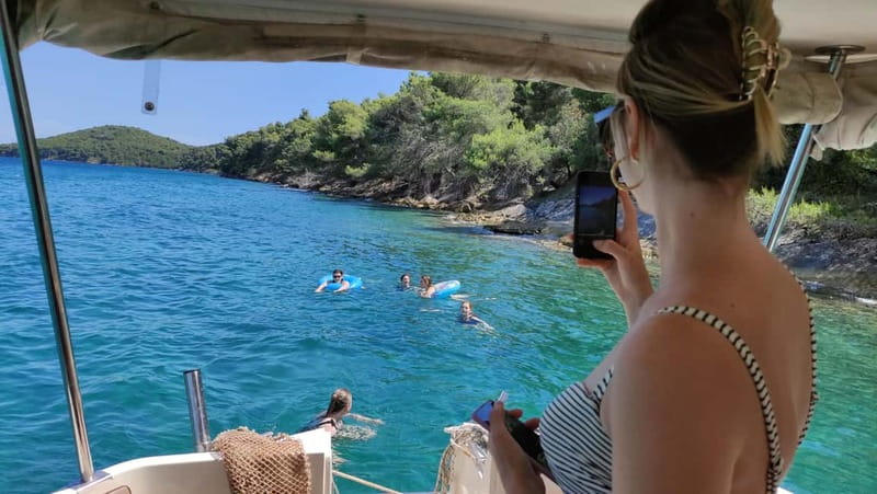 Zadar: Island-Hopping Blue Lagoon Boat Tour with Drink - Why the skipper experience is a big deal in Zadar’s island hopping