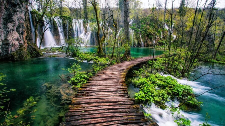 Zadar: Plitvice Lakes Guided Day Tour with Tickets - Key points to know before you go