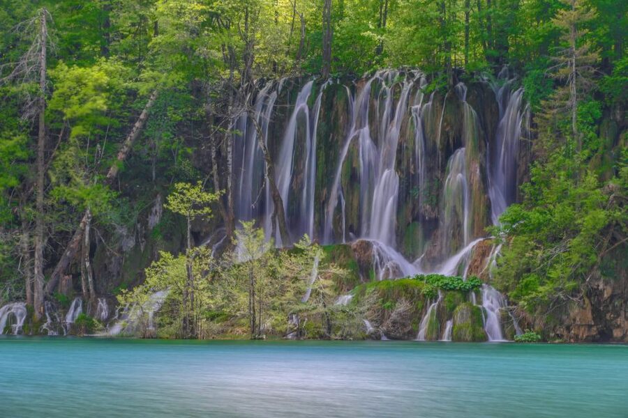 Zadar: Plitvice Lakes Guided Day Tour with Tickets - From Zadar to Plitvice: The bus ride that starts the story