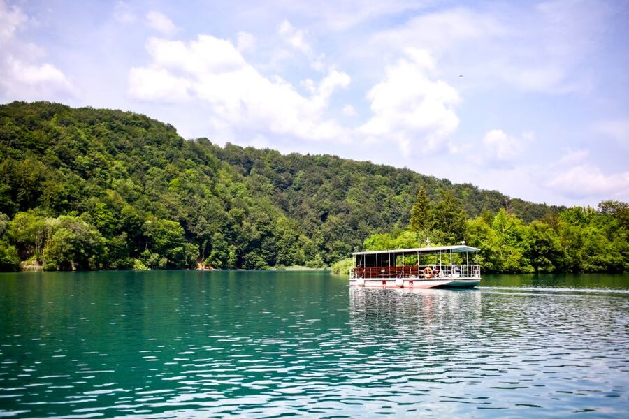 Zadar: Plitvice Lakes with Boat Ride and Zadar Old Town Tour - Plitvice Lakes: why the waterfalls land so hard