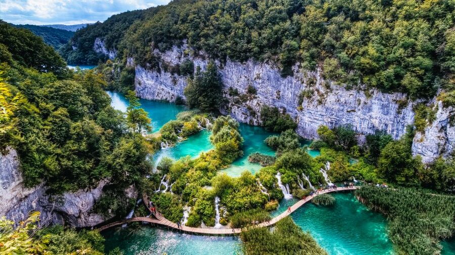 Zadar: Plitvice Lakes with Boat Ride and Zadar Old Town Tour - Timing and energy: how to avoid the common tour-day mistakes
