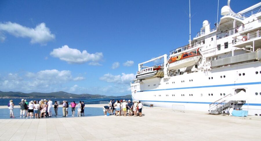 Zadar: Private Walking Tour Through 3,000 Years of History - Sea Organ and Greeting to the Sun at the Riva promenade