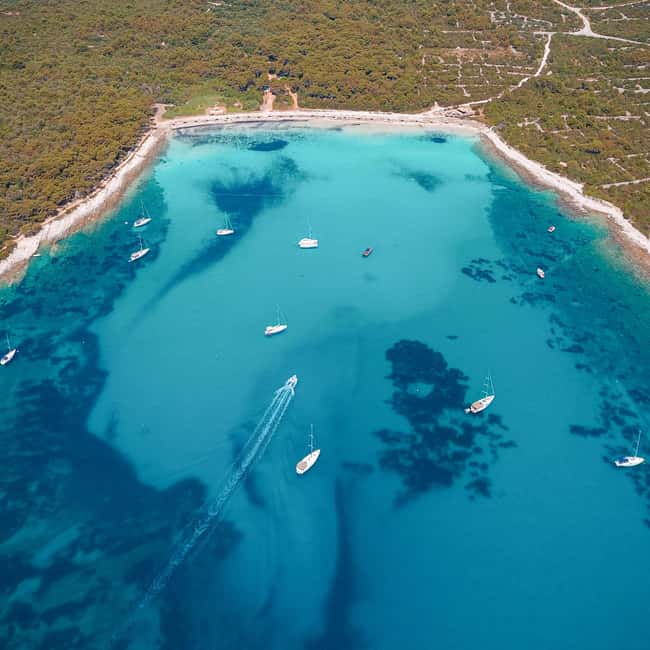 Zadar: Sakarun Beach & Dugi Island Speedboat Tour w/Diving - Lunch in Božava: Local Food, Real Fuel