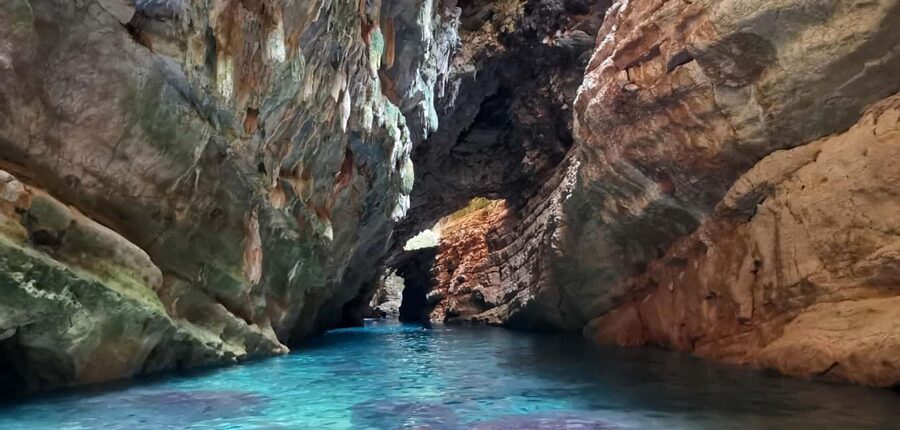 Zadar: Sakarun, Cave, Blue Lagoon, Dragon Eye & Snorkel Tour - Cliff jumping and Dragon’s Eye: adrenaline without the chaos