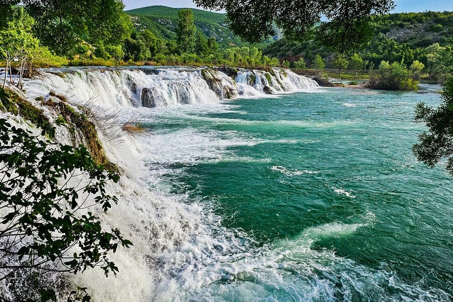 Zadar: Scenic trip to mountains, caves and rivers - Master’s Road to Tulove Grede: A Scenic 2-Hour Hike That Still Feels Big