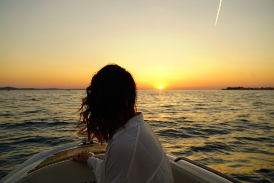 Zadar: Sunset and Night Cruise with Unlimited Sparkling Wine - The first photo and wine stop: what to watch for as the light drops