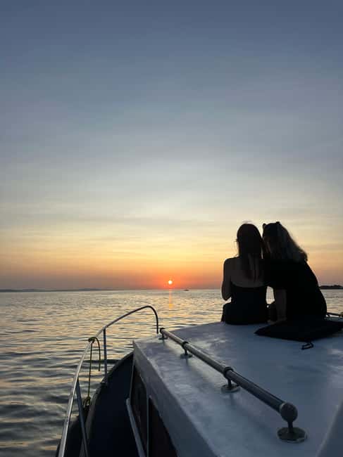 Zadar: Sunset Cruise with unlimited champagne - Golden Hour in Zadar, Built for Relaxation