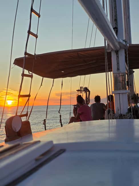Zadar: Sunset Cruise with unlimited champagne - A Traditional Wooden Boat With Unlimited Champagne