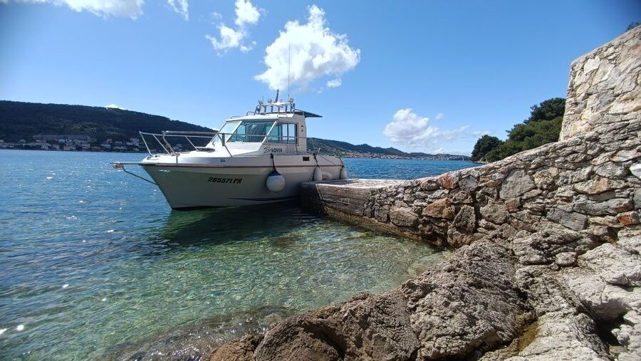 Zadar: Three Islands Private Boat Tour - Stop 3: Ošljak coves with guided context and local snacks