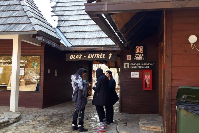 Zadar to Plitvice lakes: Guided tour with pre-booked tickets - Key Things That Make This Trip Work