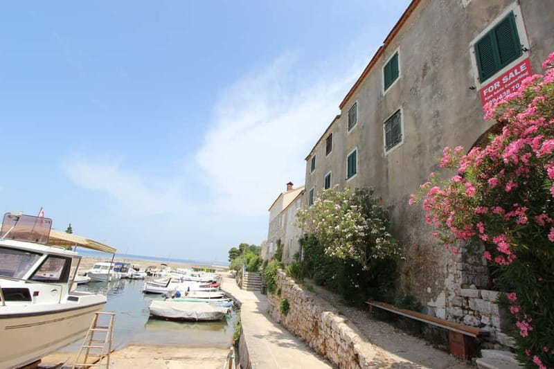 Zadar: Ugljan, Ošljak, and Preko Islands Speedboat Tour - Drinks, food, and how to plan a simple day