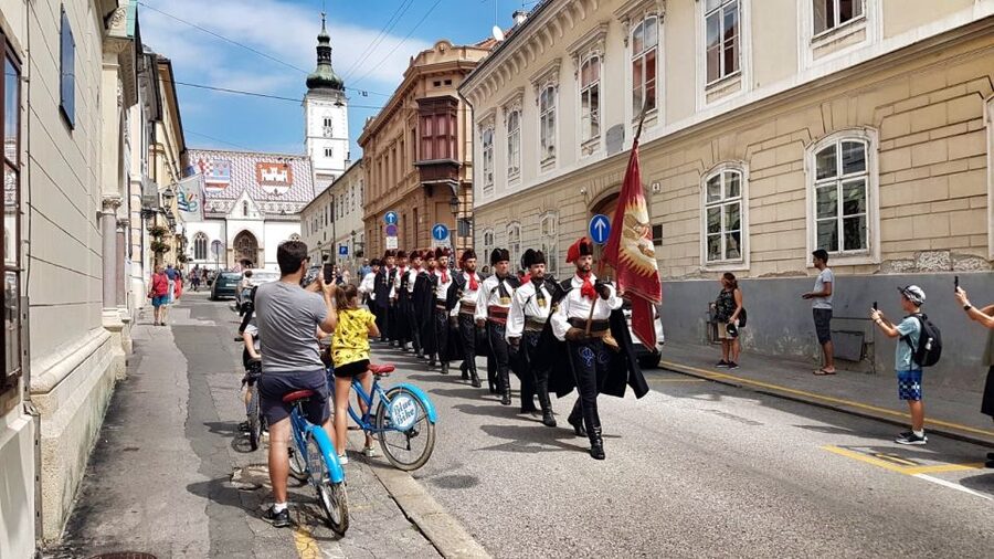 Zagreb: 2.5-Hour Highlights Bike Tour - The Zagreb Park Loop: Tito Square, the Well of Life, and the Green Horseshoe