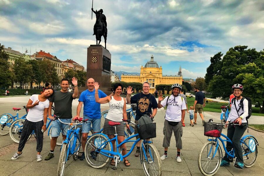 Zagreb: 2.5-Hour Highlights Bike Tour - Lotrščak Tower and St Mark’s Church: Views and Symbols