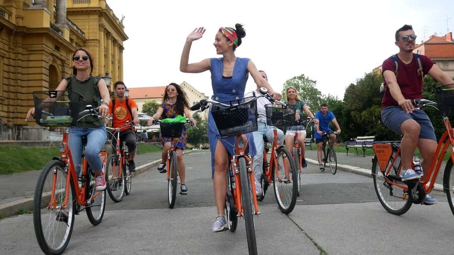 Zagreb: 3–Hour Classic Bike Tour - Ban Josip Jelačić Square to Zagreb Cathedral: starting with the main heartbeat