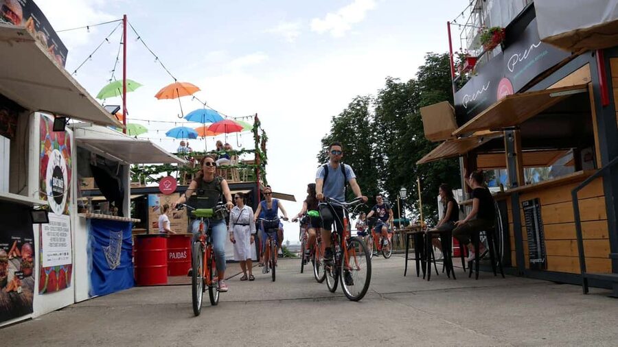 Zagreb: 3–Hour Classic Bike Tour - Croatian National Theatre, King Tomislav Square, and Park Zrinjevac