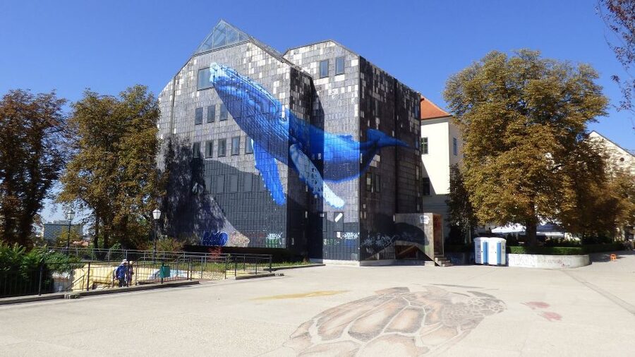 Zagreb BIG Tour - Private Tour - The funicular ride plus Museum of Broken Relationships, for an Upper Town that feels modern too
