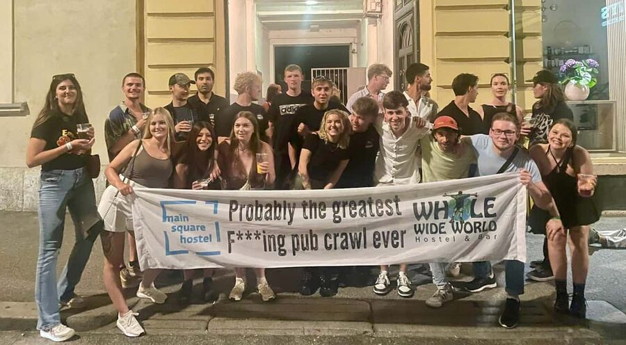 Zagreb: Pub Crawl, 1-Hour of Unlimited Drinks, & Club Entry - Two bar stops and then the club: how the night unfolds