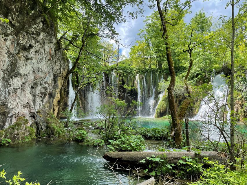 Zagreb: Rastoke & Plitvice Lakes Guided Tour with Ticket - Guides: What You Gain From the Commentary (and the Humor)