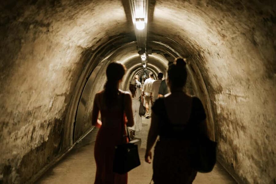 Zagreb: Restaurants, Food & Old Town Walking Tour - The guide makes the whole thing: Lime umbrella, real local stories, and smooth pacing