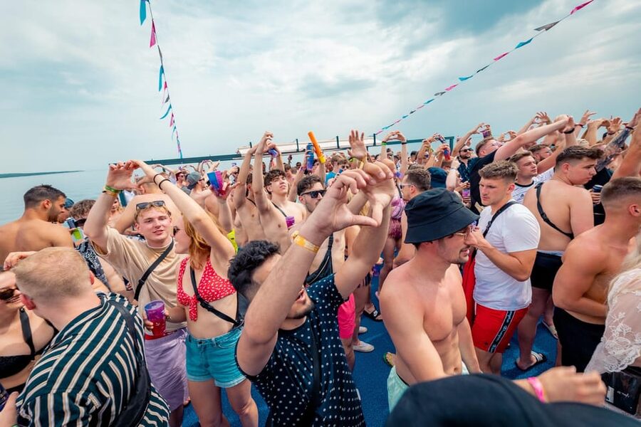 Zrce: Novalja Boat Party Booze Cruise - Music, DJs, and the VIP area: the party structure on water